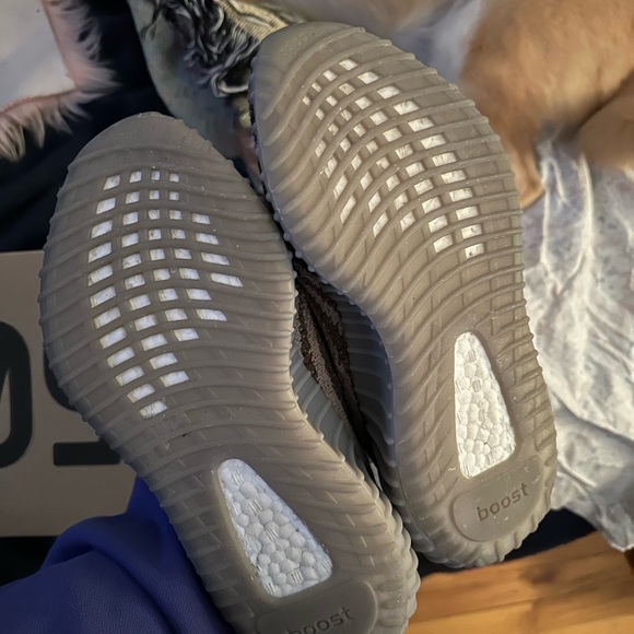 ❌❌SOLD❌❌
Yeezy Boost 350V Belugas - Picture 5 of 5